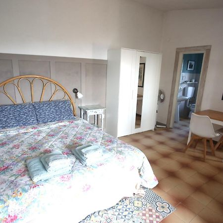 Ca' La Stella Sea-View Apartments Порт-Аццурро Экстерьер фото